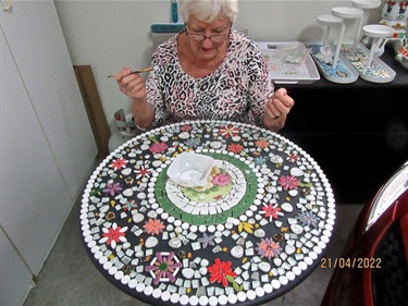 Diane-Smith-Mosaic-table